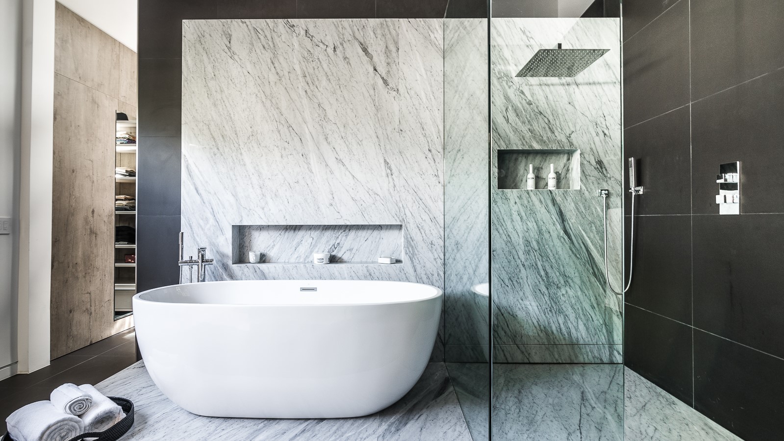 Bathroom trends tiled furnished design | Ecay Design